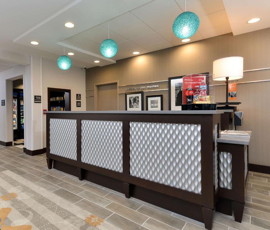 Hampton Inn & Suites Des Moines Downtown photo 3