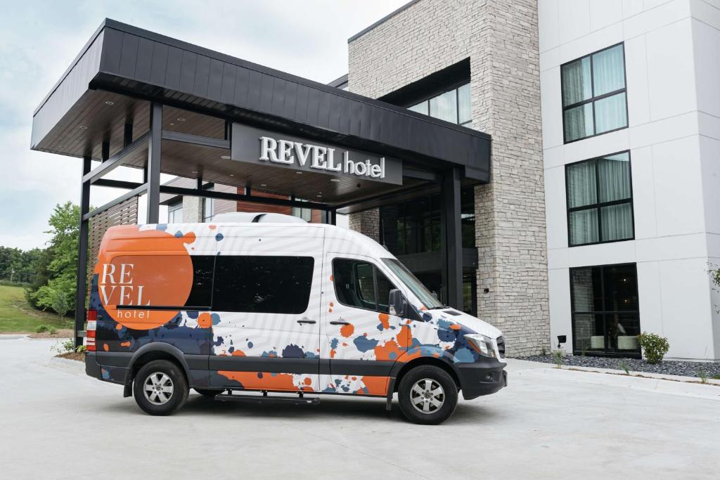 Revel Hotel, Tapestry Collection By Hilton photo 2