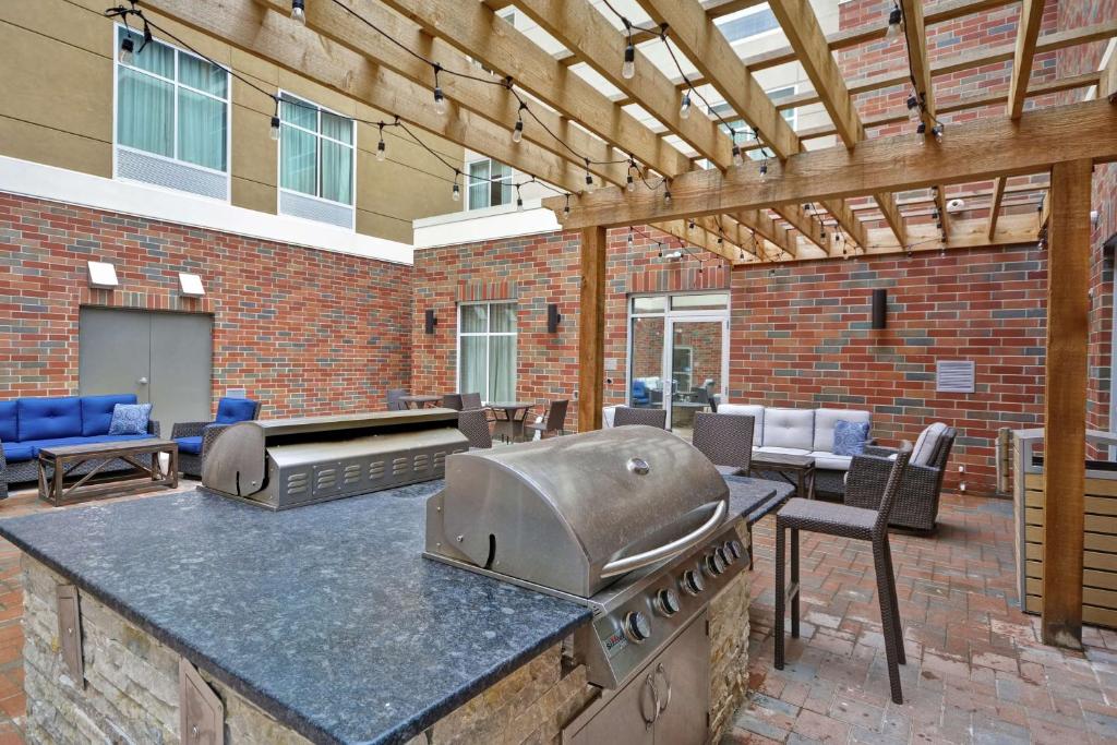 Homewood Suites By Hilton Warren Detroit photo 2