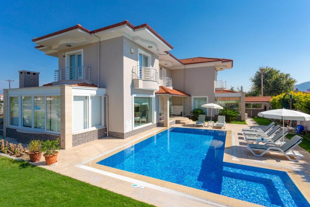 Villa Nirvana photo 2