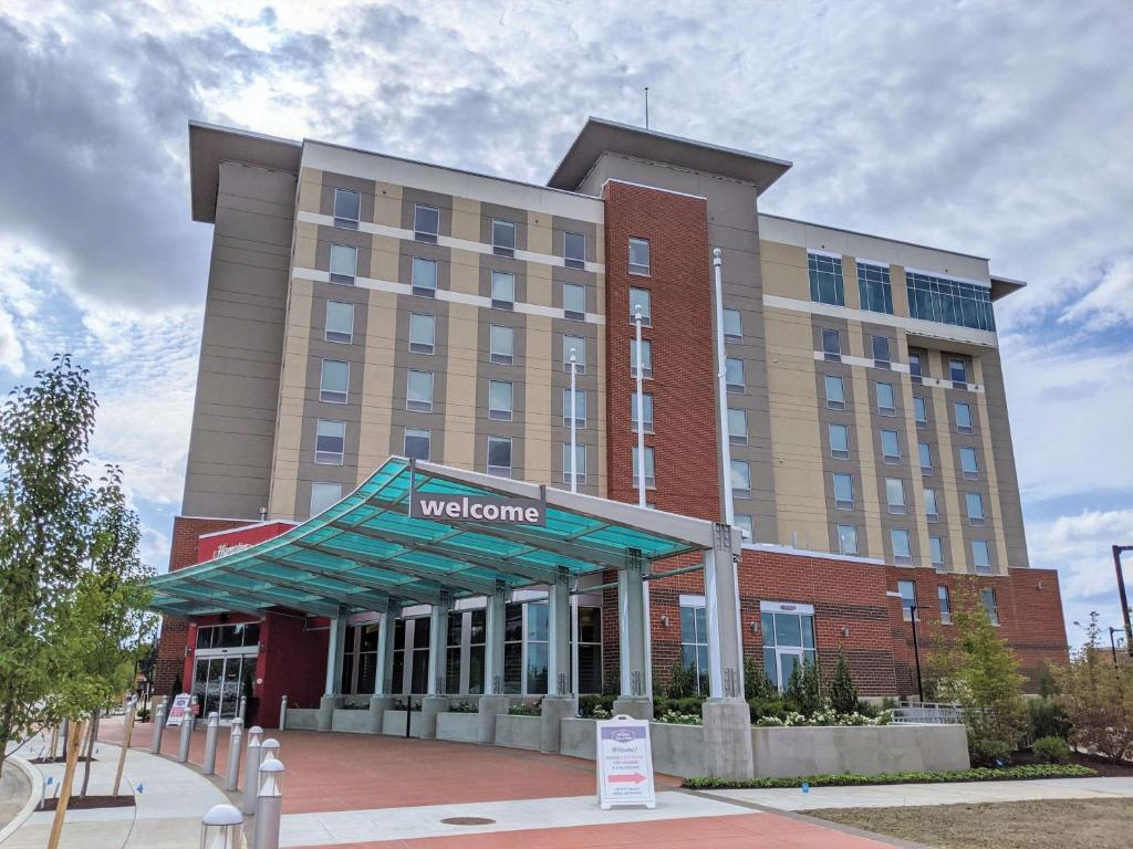 Hampton Inn & Suites Erie Bayfront photo 2