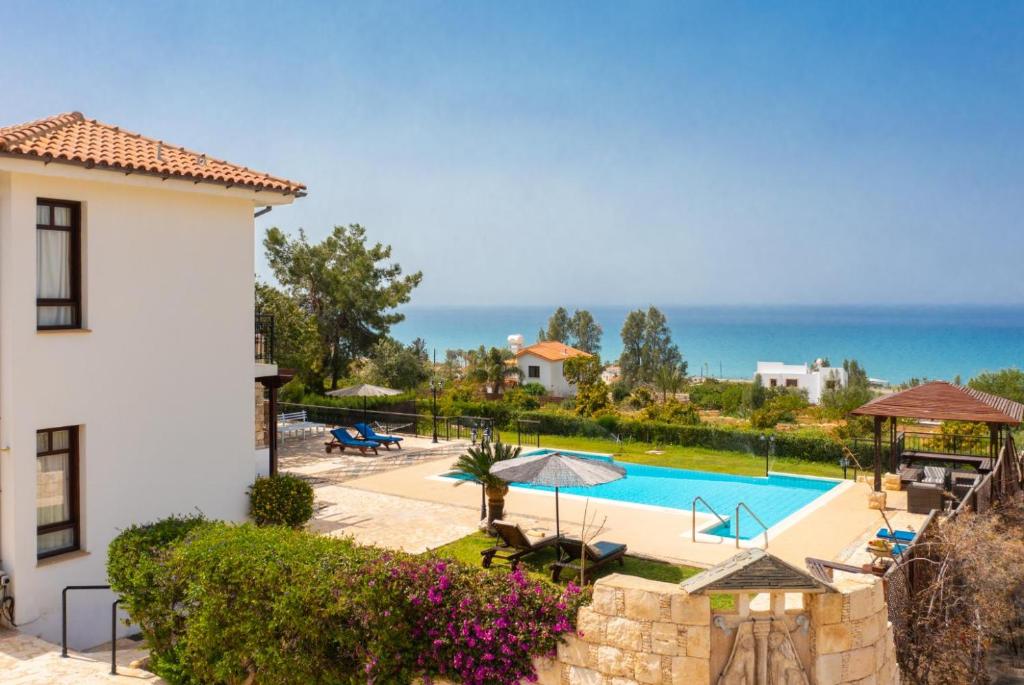 Villa Minoas photo 1