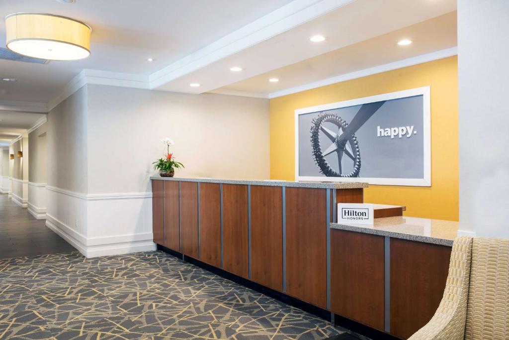 Hampton Inn Hallandale Beach-Aventura photo 3