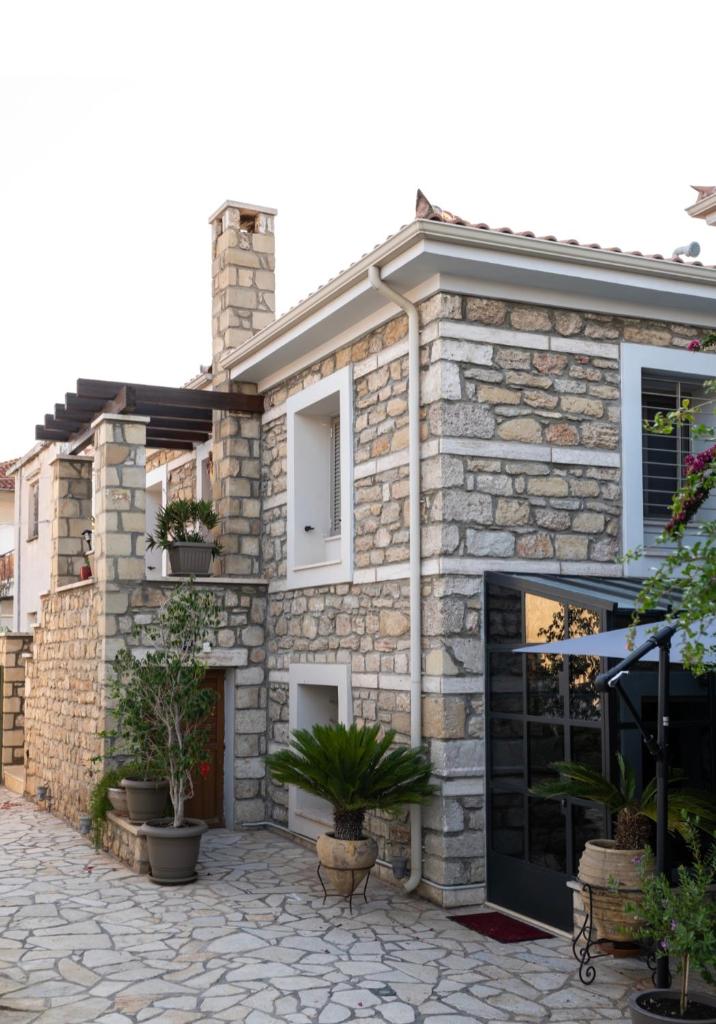 Carpe Diem Corinthian Suites 2