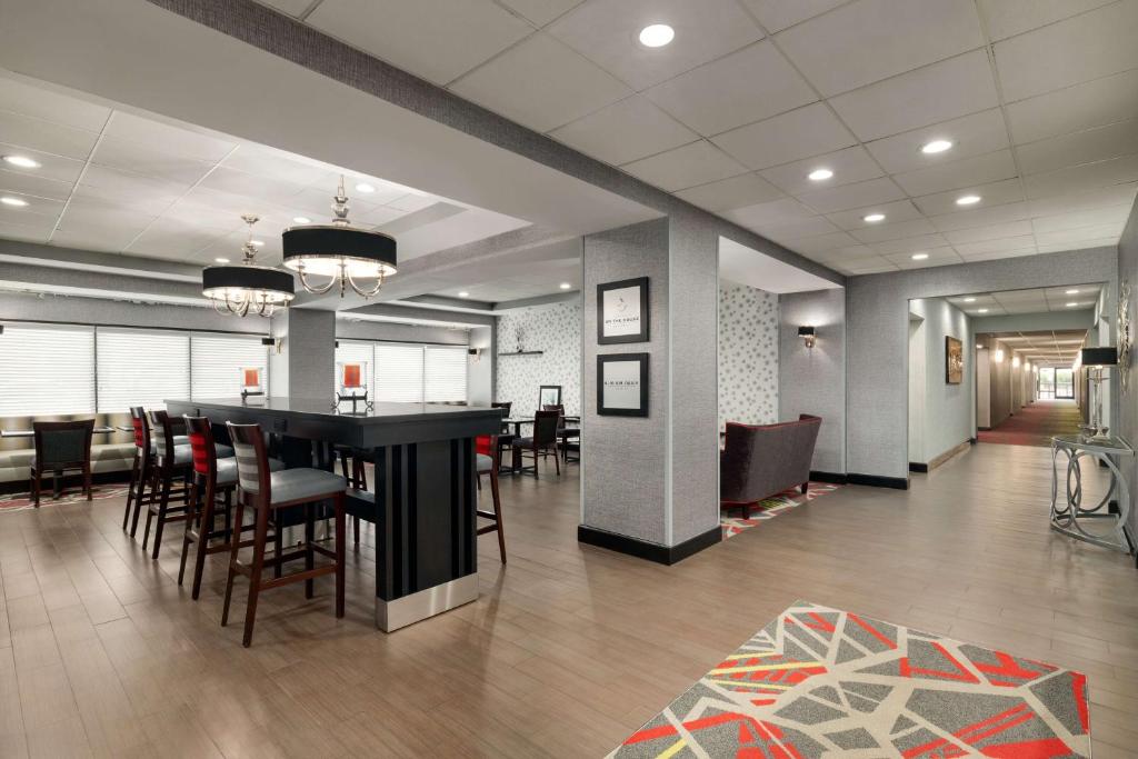 Hampton Inn Greenville-Simpsonville photo 2