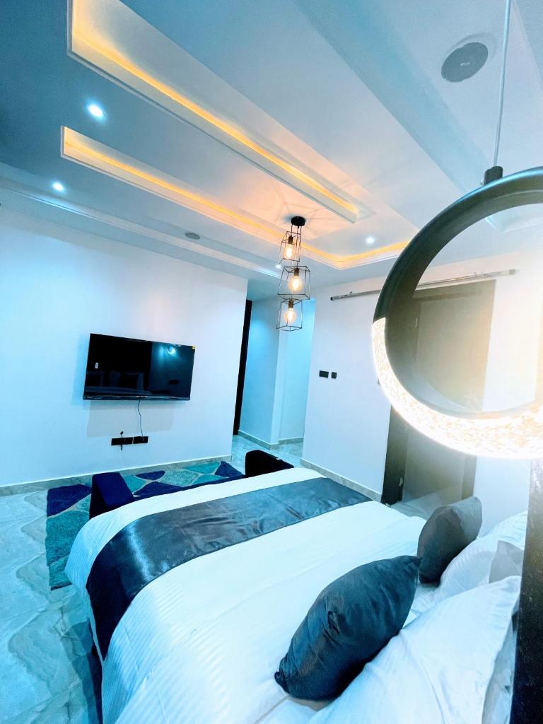 Contemporary 4-Bedroom Villa with VR Room and Starlink Internet - Ifemide Estates