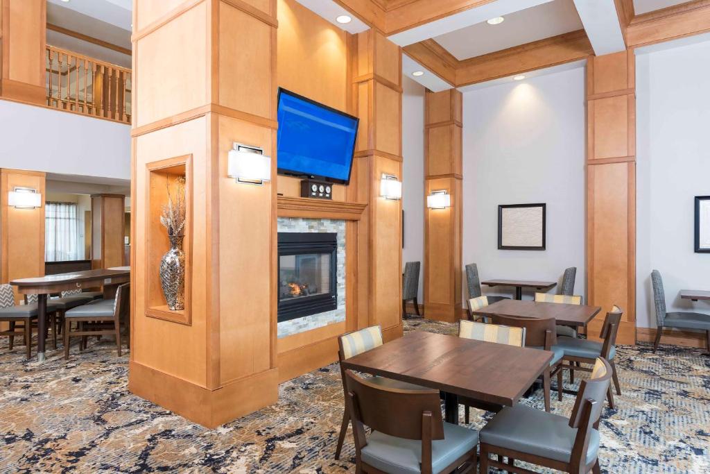 Homewood Suites by Hilton Indianapolis Airport / Plainfield photo 4