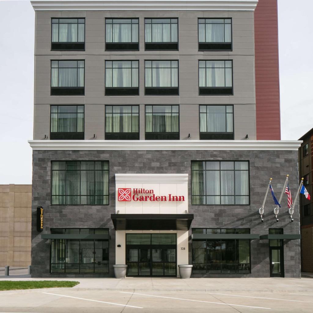 Hilton Garden Inn Iowa City Downtown University image