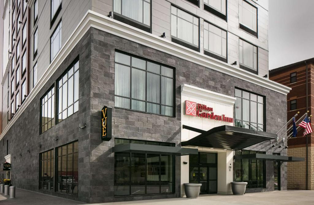 Hilton Garden Inn Iowa City Downtown University photo 3