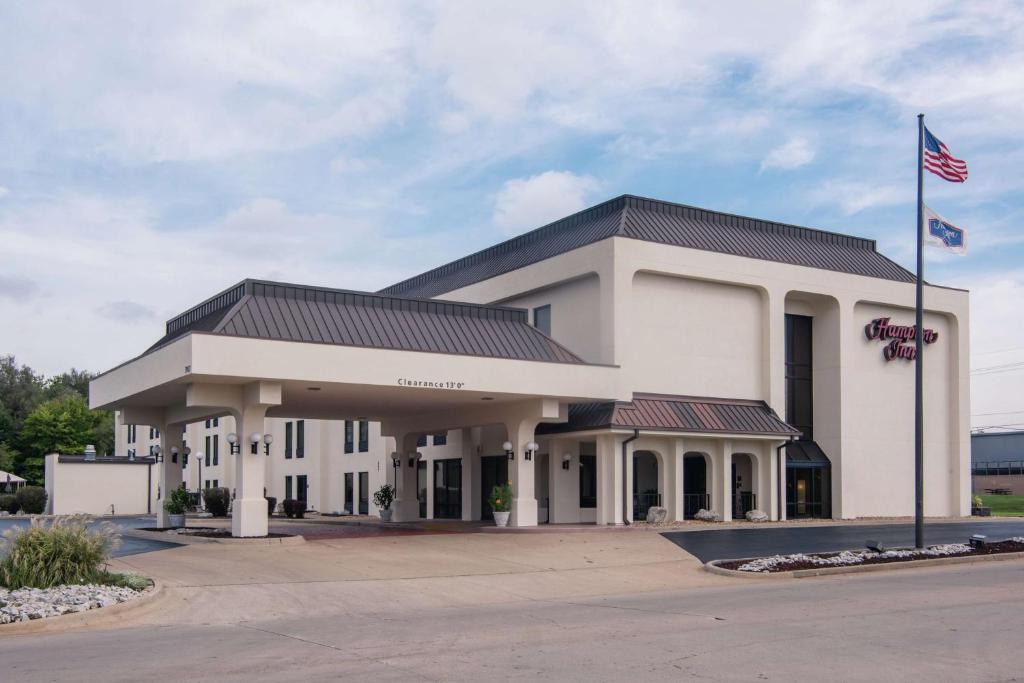 Hampton Inn Joplin photo 1