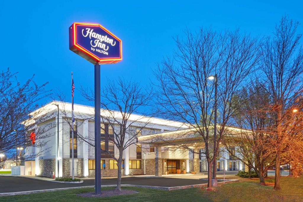 Hampton Inn Lafayette image