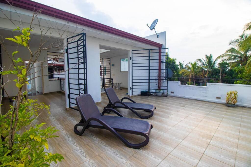 Stylish 4BR+3.5BA home wt AC + Rooftop + Parking photo 3