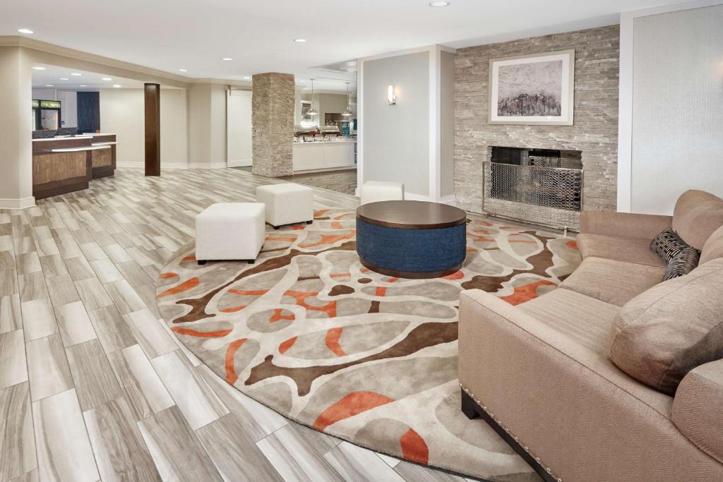 Homewood Suites Lafayette photo 2