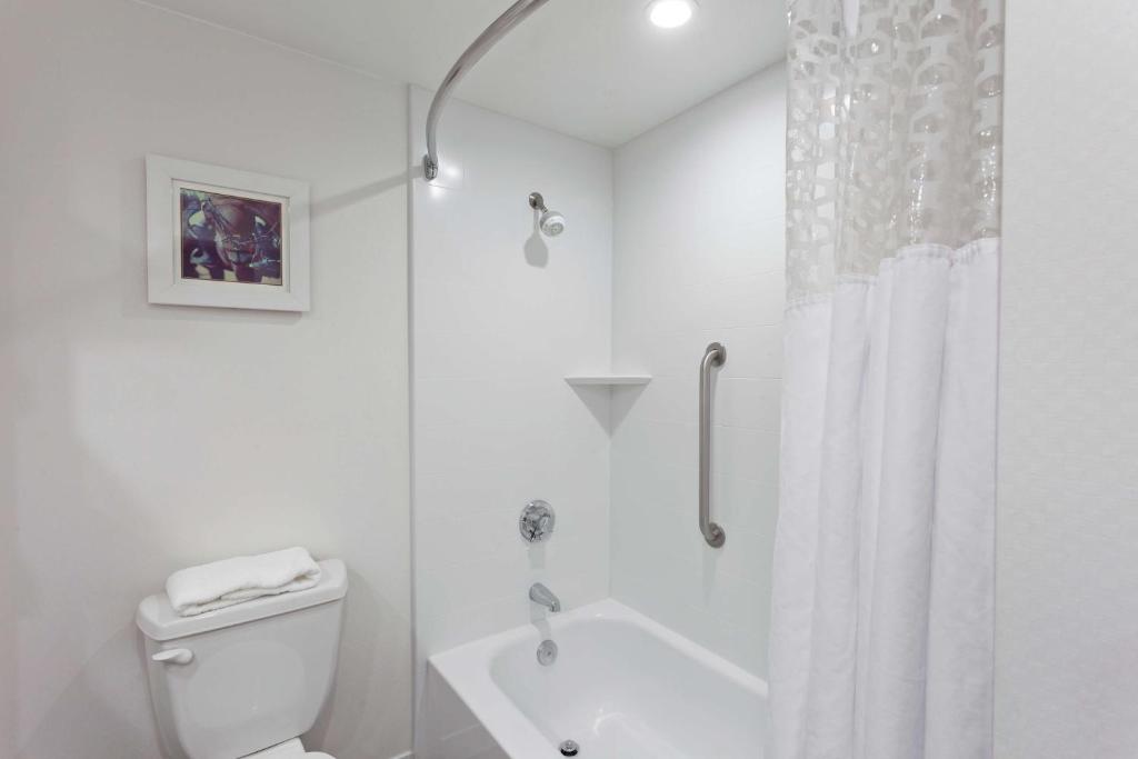 Hampton Inn Los Angeles/Arcadia Room Type - Queen Room with Two Queen Beds - Non-Smoking
