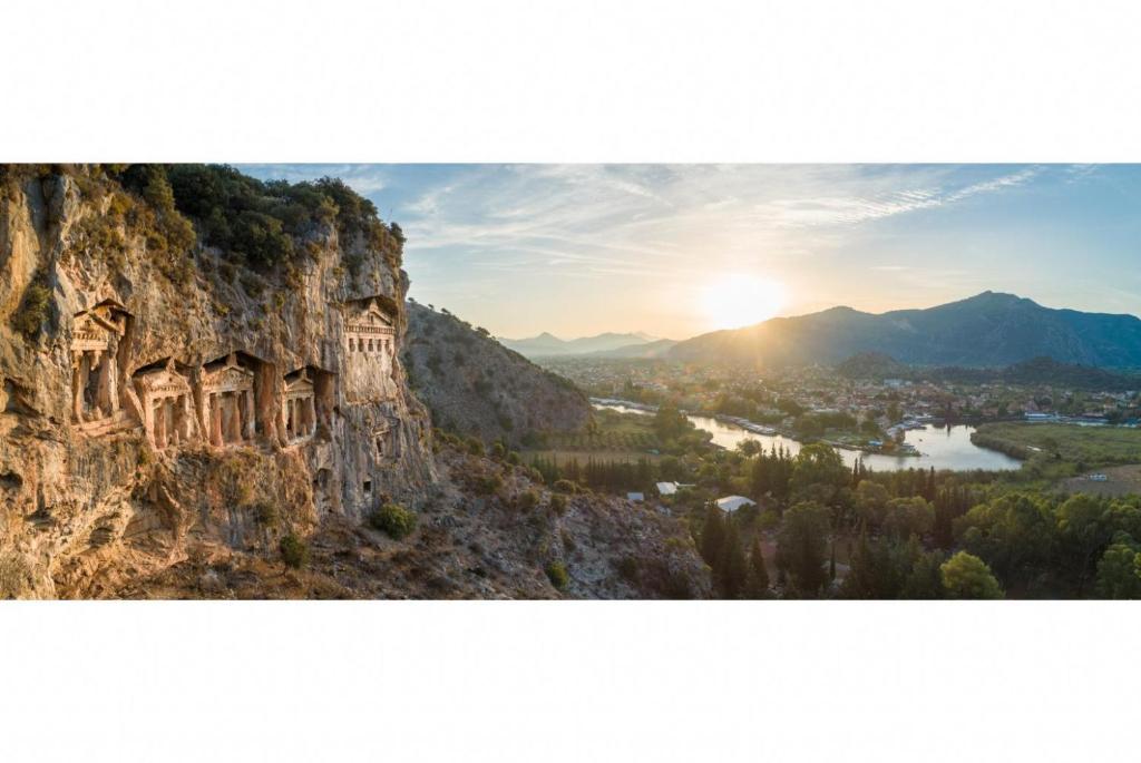 Villa Bercu Paradise - Tap to explore photos