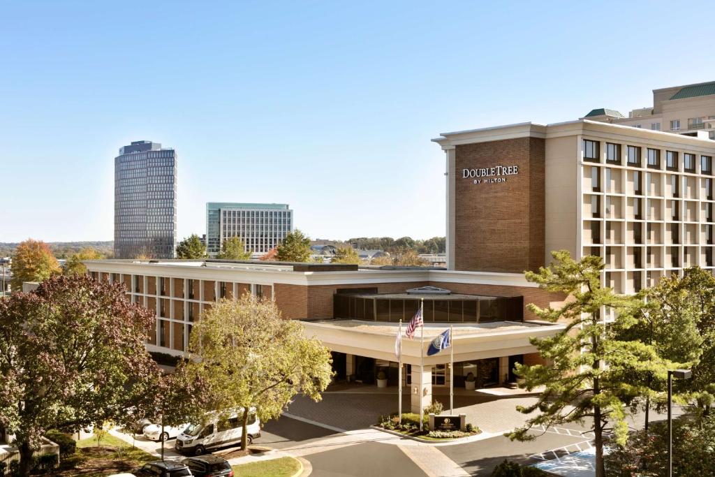 DoubleTree by Hilton McLean Tysons photo 3