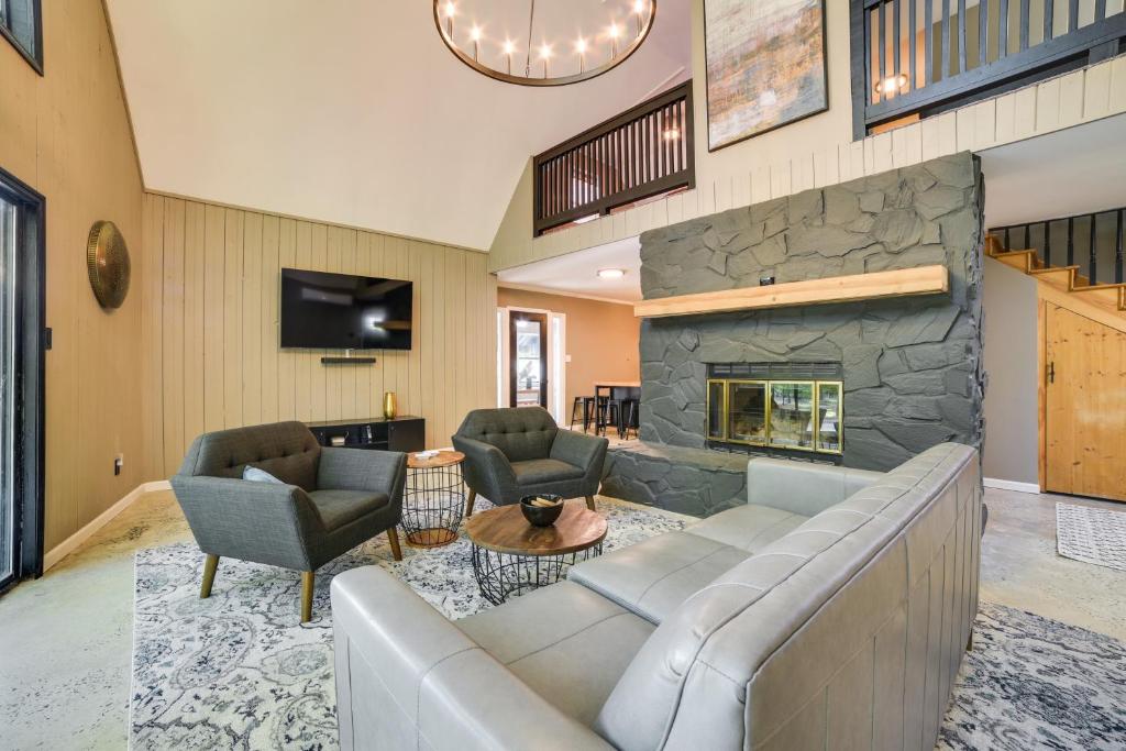 Stunning Valdosta A-Frame Home with Private Pool! photo 3