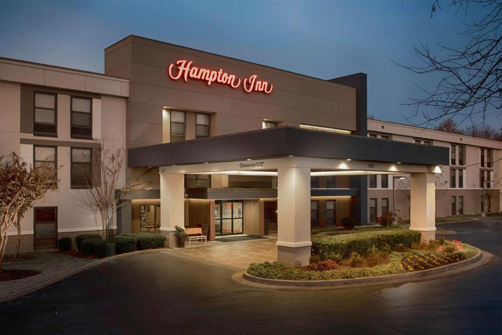 Hampton Inn Collierville image