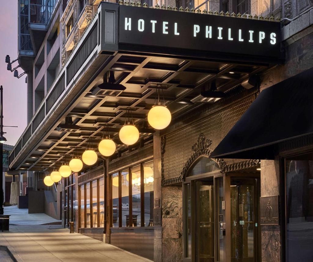 Hotel Phillips Kansas City, Curio Collection By Hilton photo 2