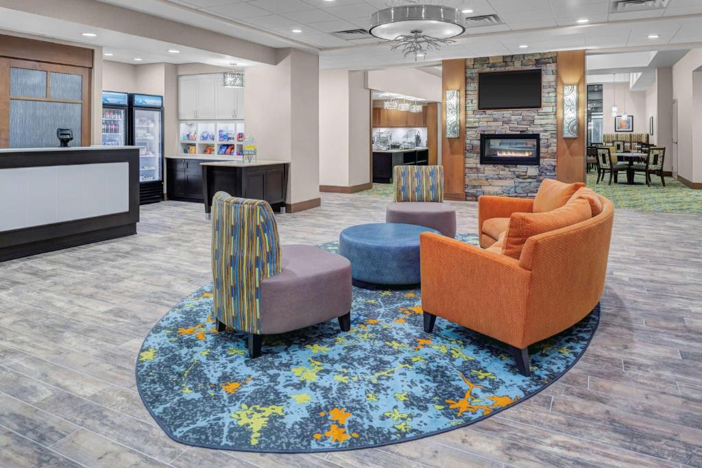 Homewood Suites by Hilton Wauwatosa Milwaukee image