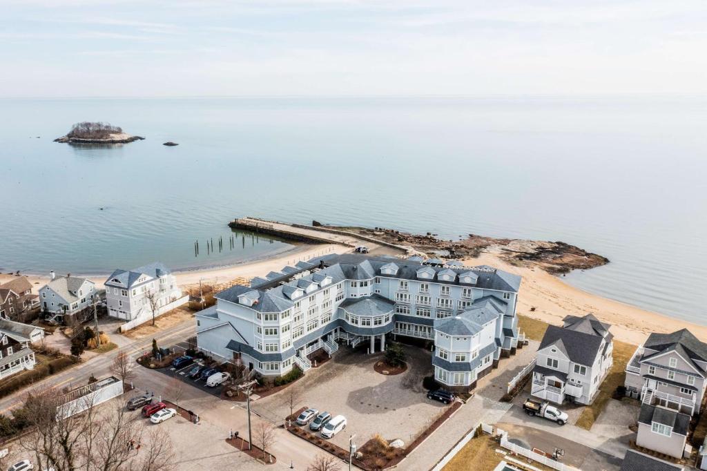 Madison Beach Hotel image
