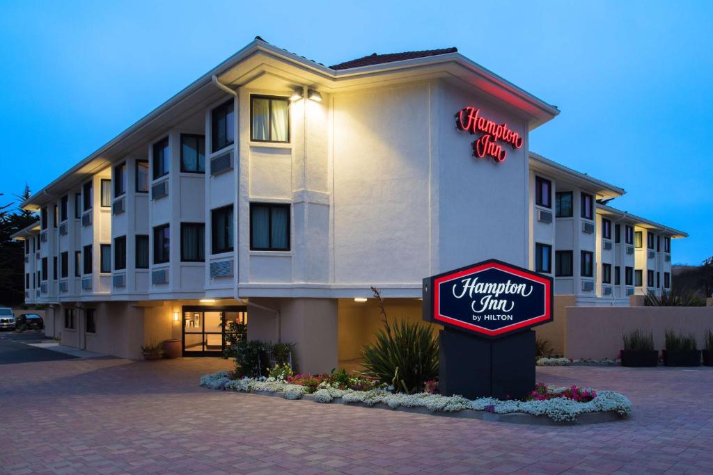 Hampton Inn Monterey photo 1