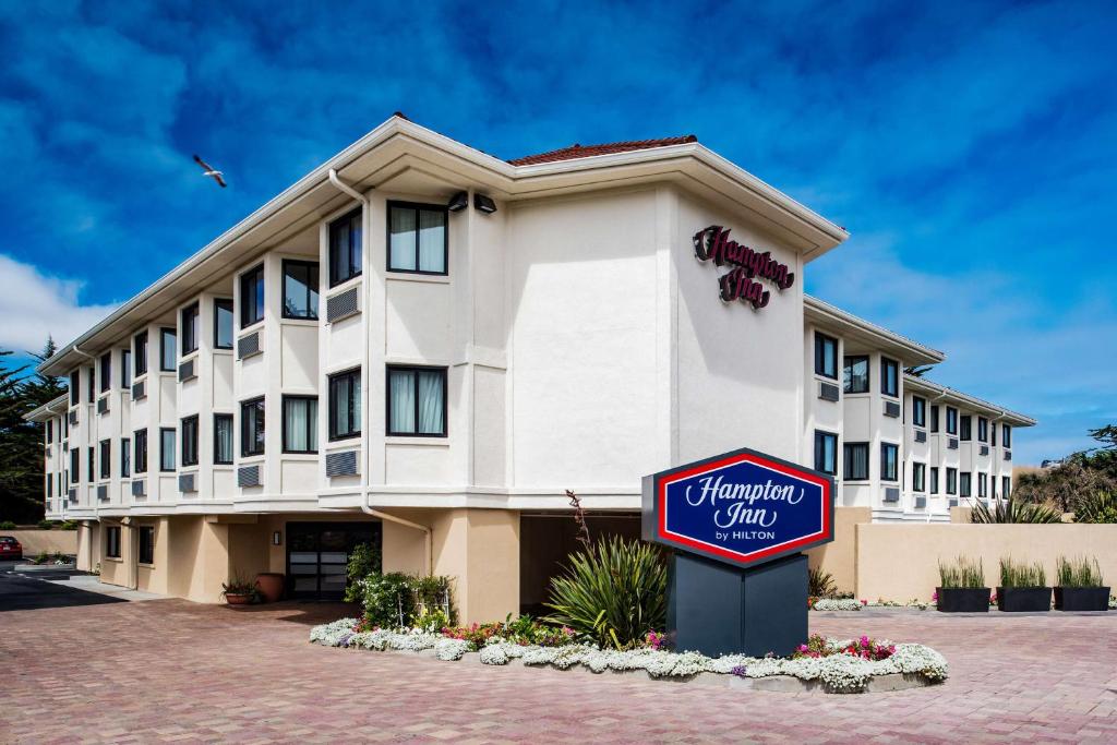 Hampton Inn Monterey image