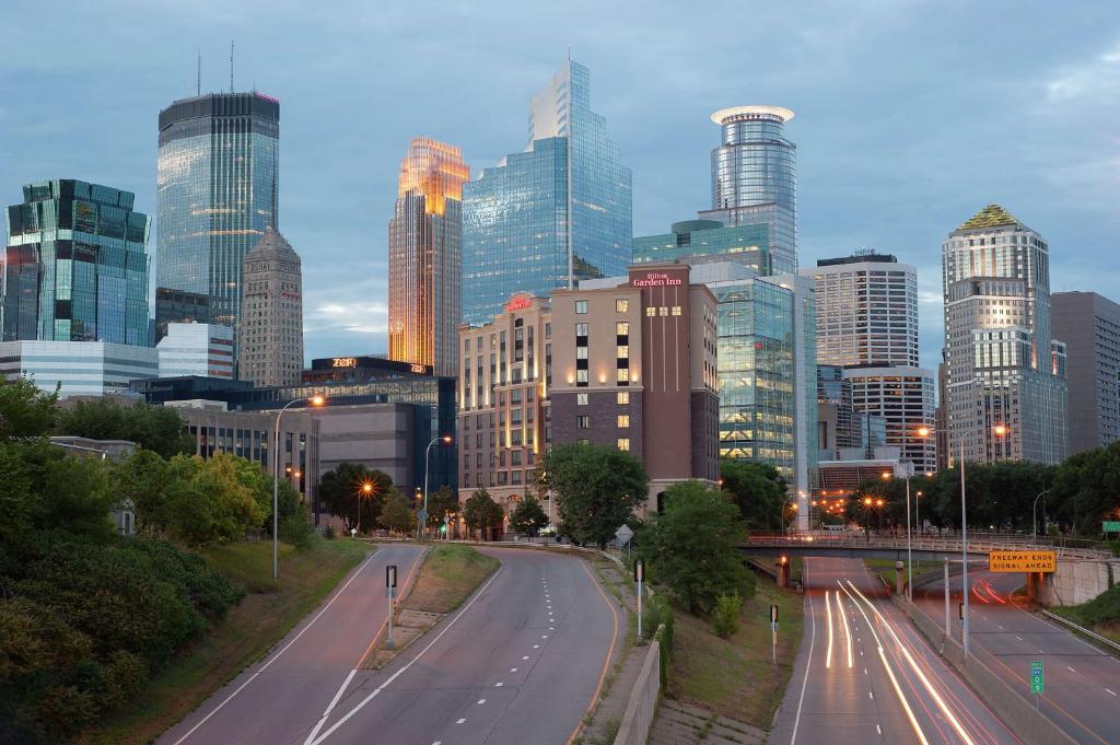 Hilton Garden Inn Minneapolis Downtown image