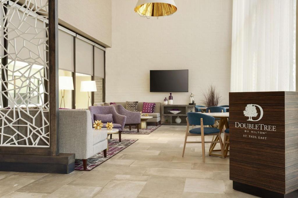 DoubleTree by Hilton St. Paul, MN photo 4