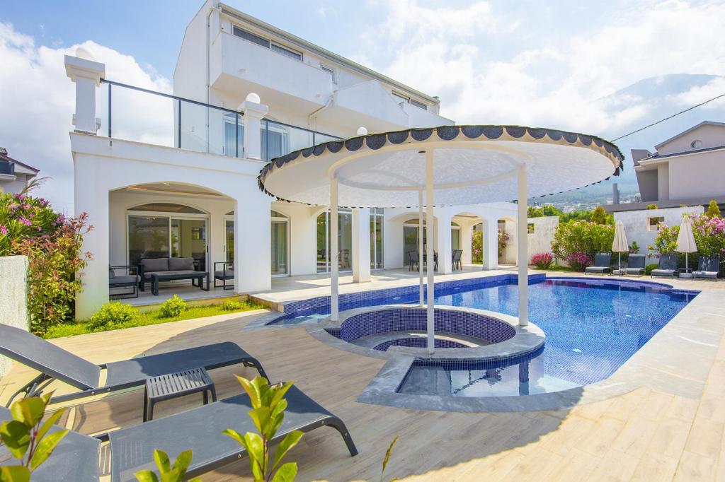 Orka World Villa 1 photo 4