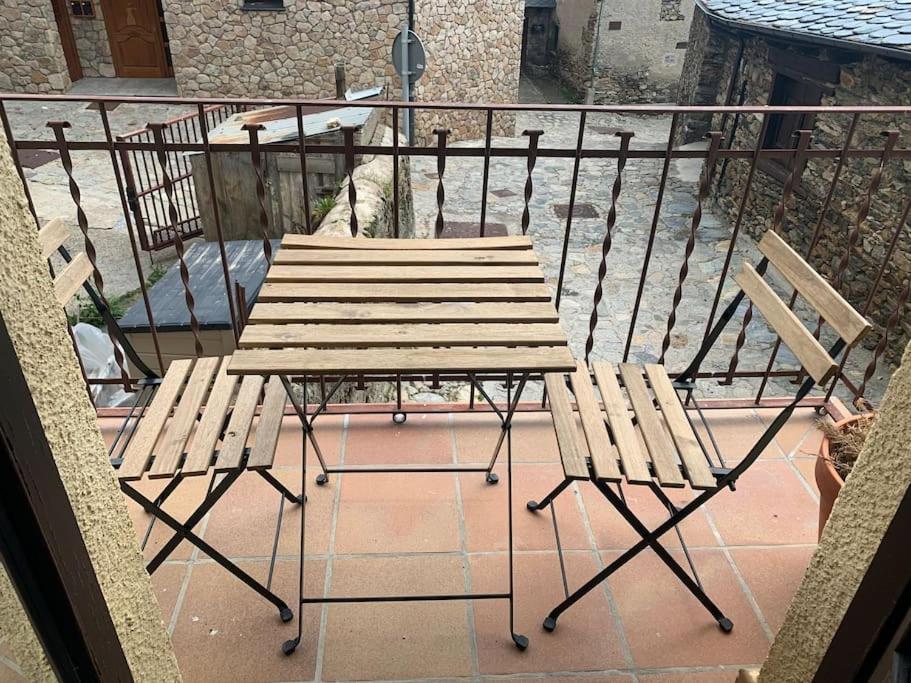 {
  "en-gb": "Casa Jarca 1er piso, a 1km de Canillo - HUT 8061"
} photo 3