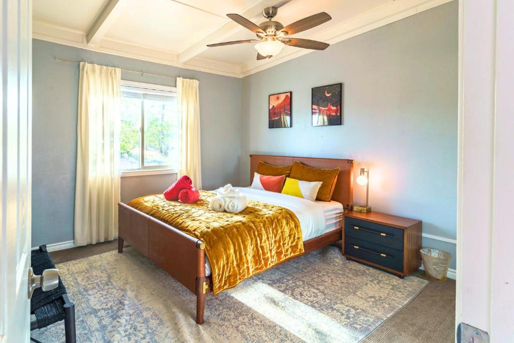 Perfect Getaway withAmazing Views at Joshua Tree home photo 2
