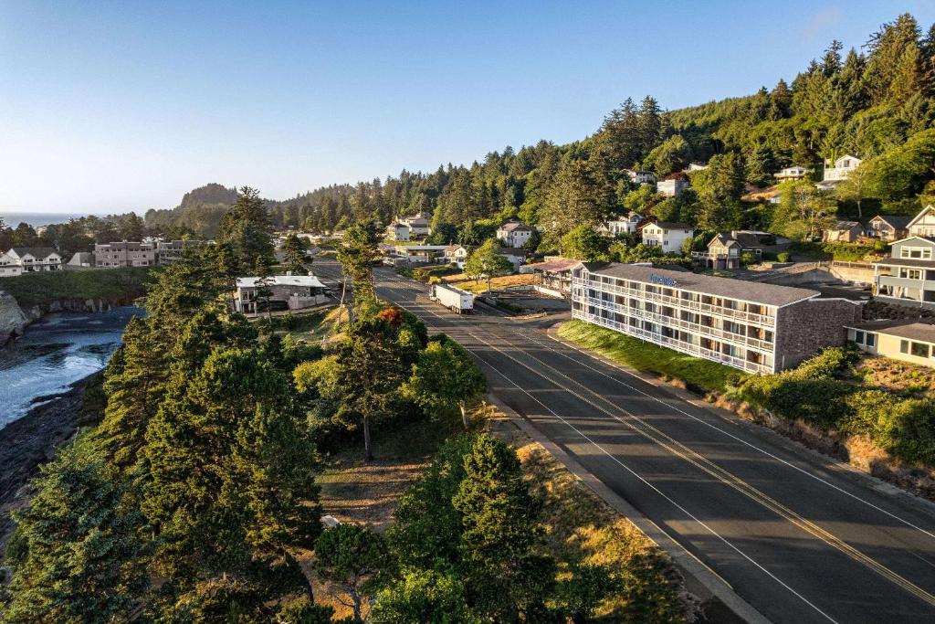 Travelodge by Wyndham Depoe Bay image