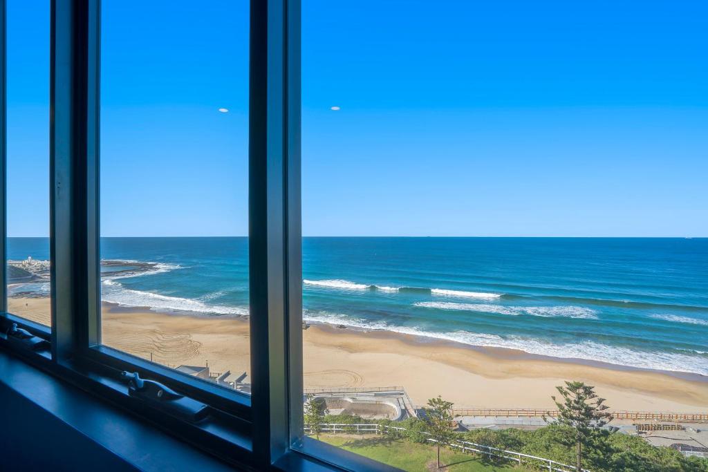 703 Luxury Ocean View Apartment photo 2