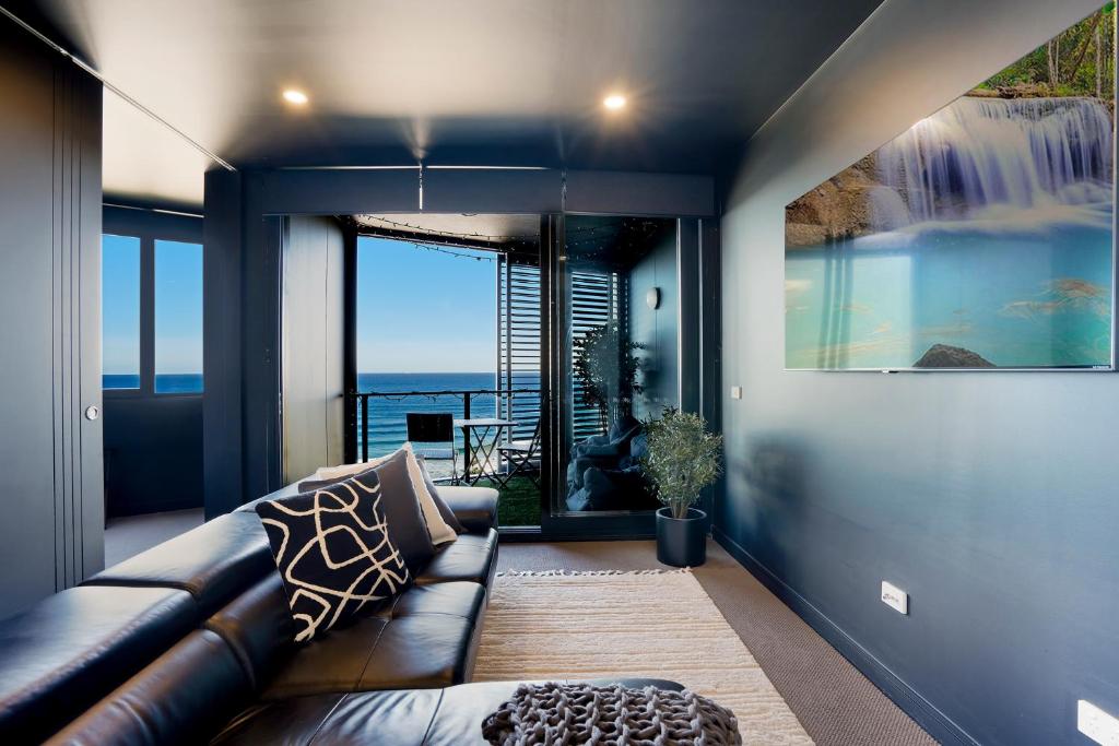 703 Luxury Ocean View Apartment photo 1