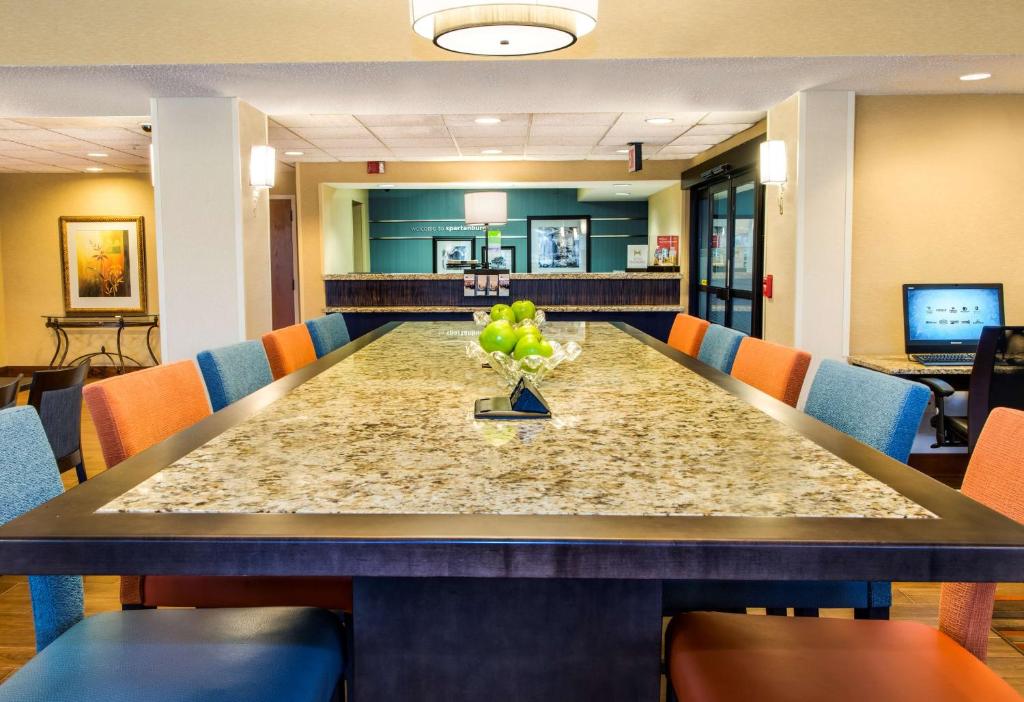 Hampton Inn Spartanburg Hotel photo 2