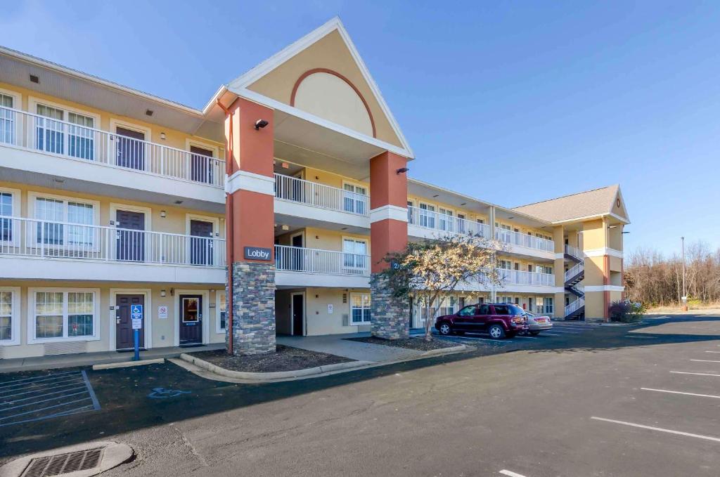 Extended Stay America Select Suites Roanoke Airport image