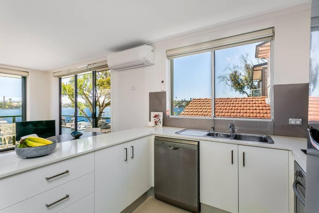 STG38 - stunning waterfront apartment - Drummoyne photo 2