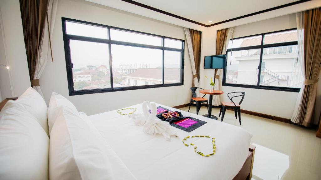 Sisombat Plaza Hotel photo 3