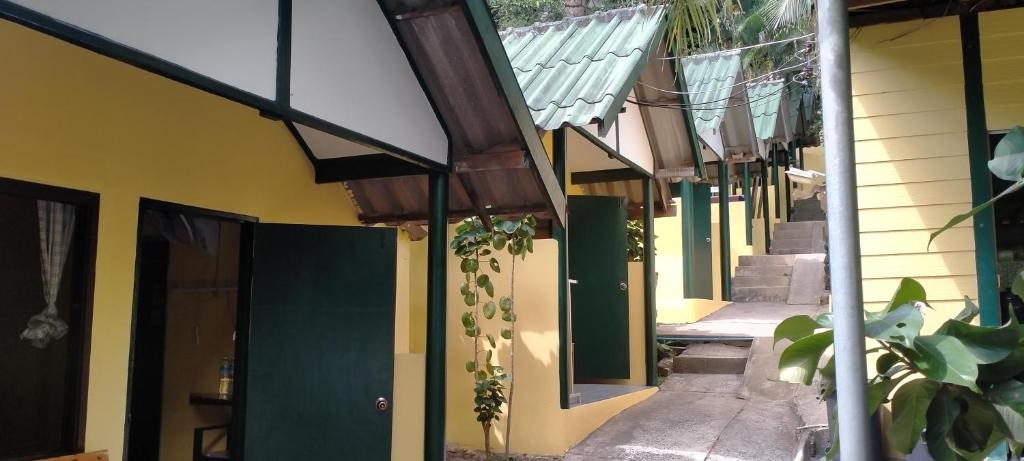 Island Lodge photo 1