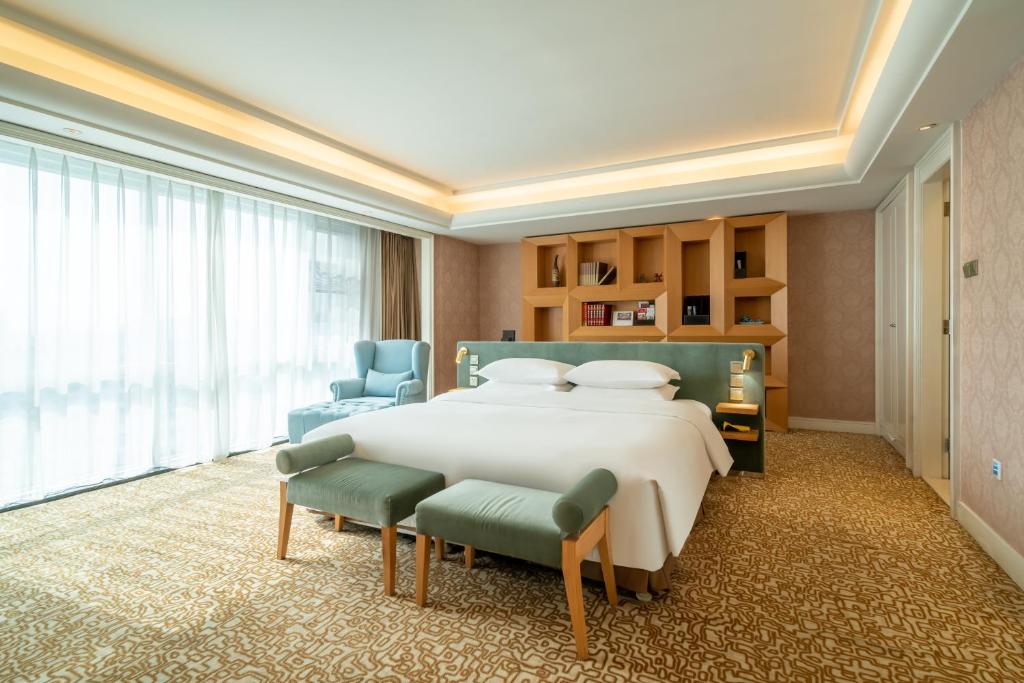 Ramada Plaza Taian photo 1