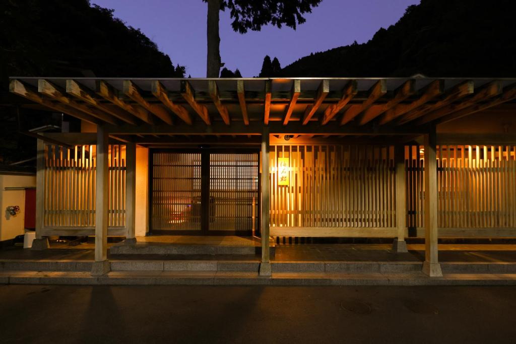 Tsubaki photo 4