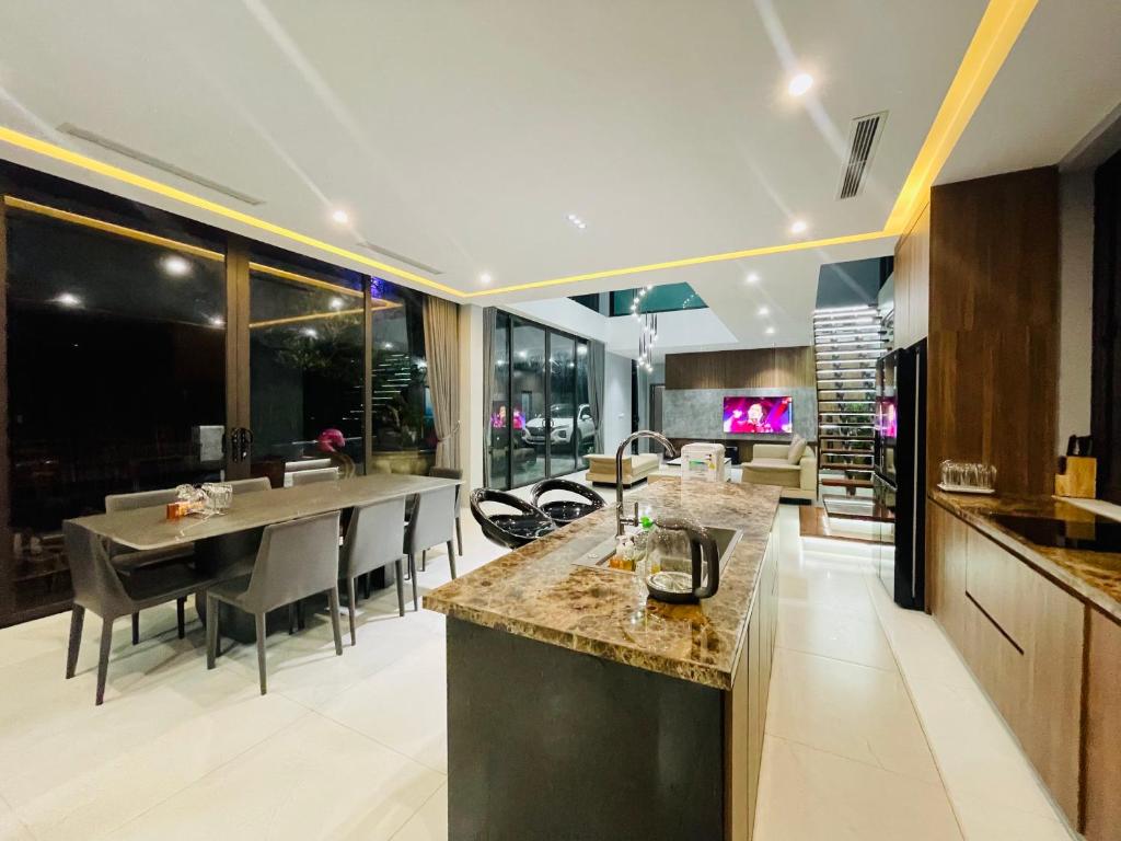 Lala Villa Ba Vì 1.000m² - View Hồ, Bể Bơi Riêng