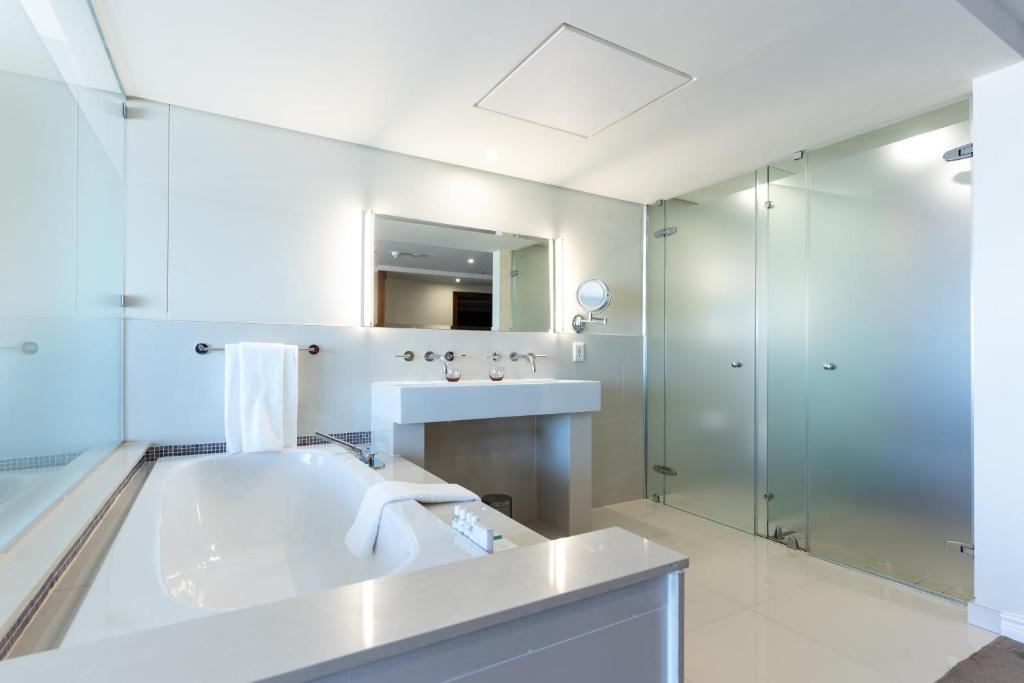 Blaauwberg Beach Hotel photo 4