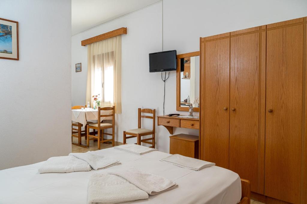 Akrotiri Apartments photo 4