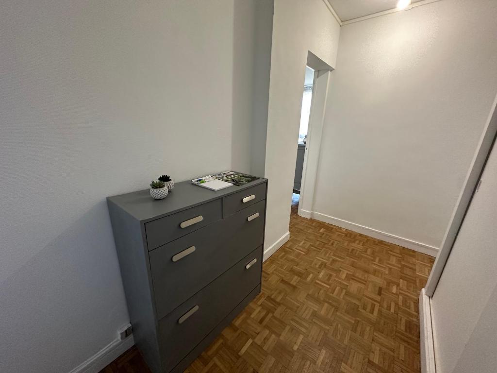 Chambre dans Résidence avec parking - proche Zenith photo 2