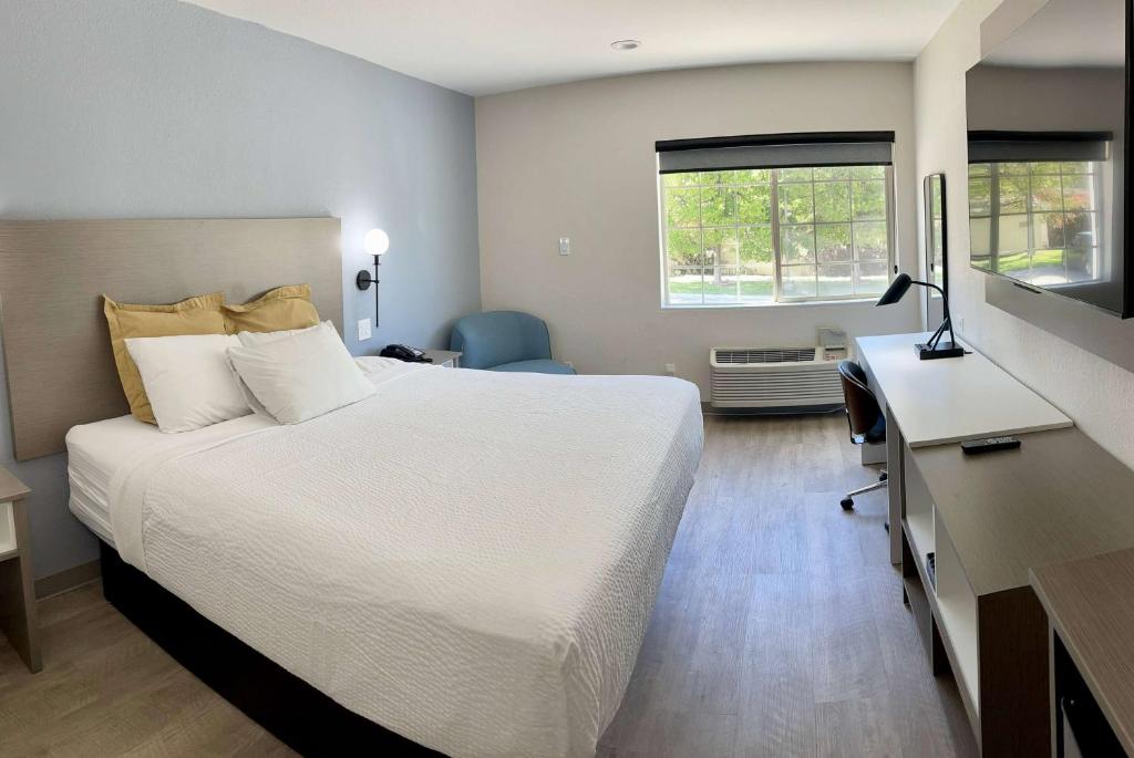 Days Inn by Wyndham Arlington photo 3
