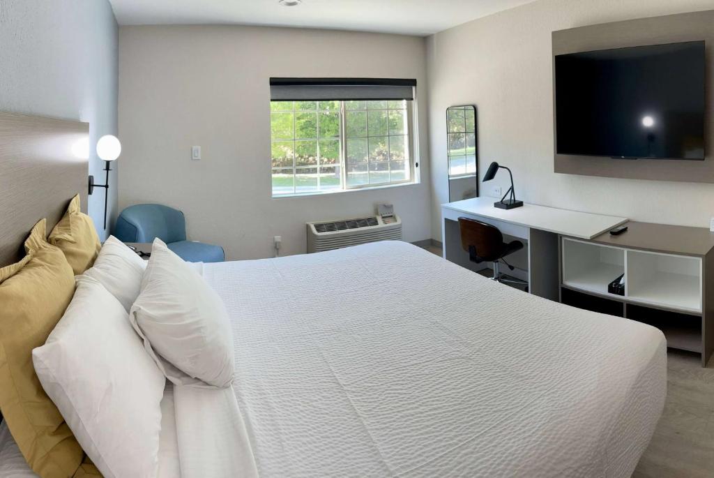 Days Inn by Wyndham Arlington photo 4
