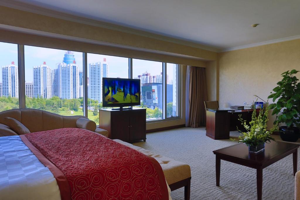 Двухместный (Mainland Chinse Citizens - Deluxe Double Room with Park View), Beijing Continental Grand Hotel