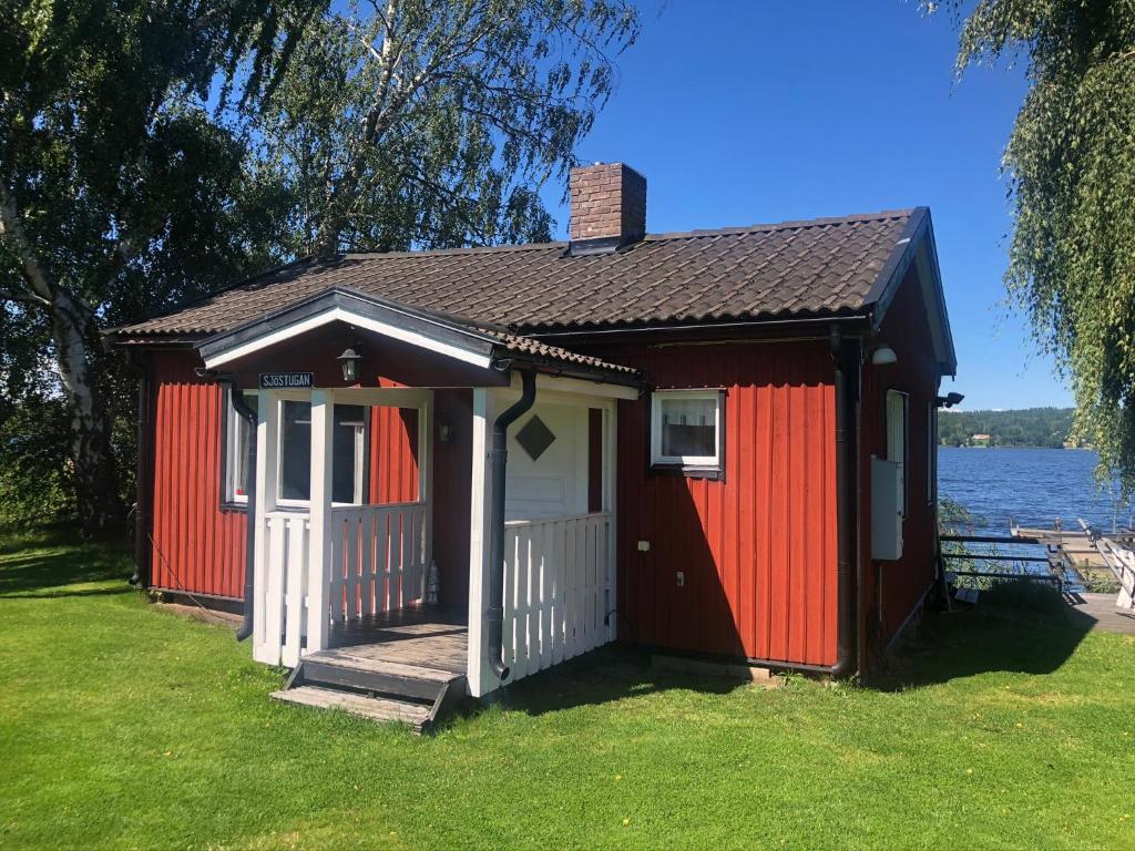 Private Lake Cabin photo 4